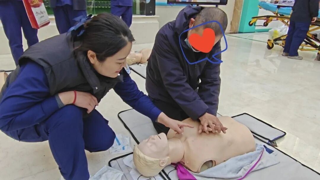 关爱生命 「救」在身边|燕达医院举办「国家急救日」倡议活动暨 120 急救科普大课堂公益活动