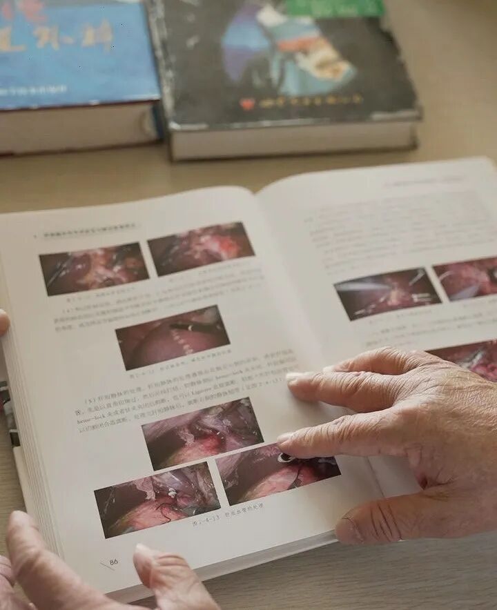 手术台上的「李一刀」，为何献「书海」？