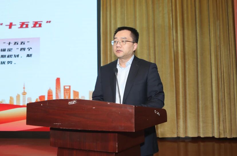 笃行不怠担使命，同心致远绘新篇 医院召开 2025 年度高层次人才座谈会