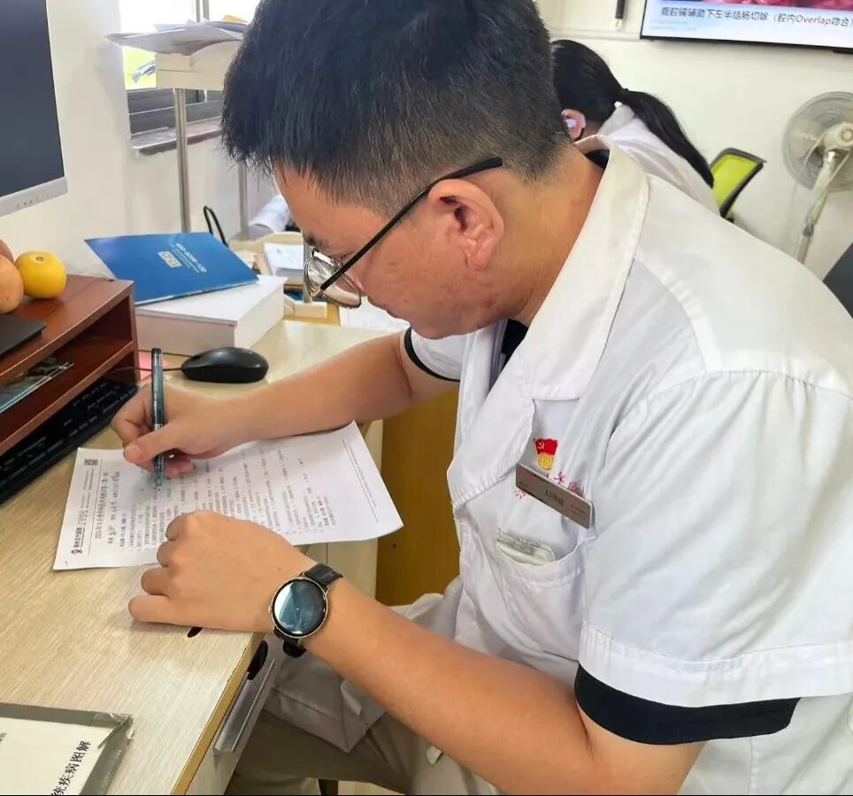 手术台上的「李一刀」，为何献「书海」？