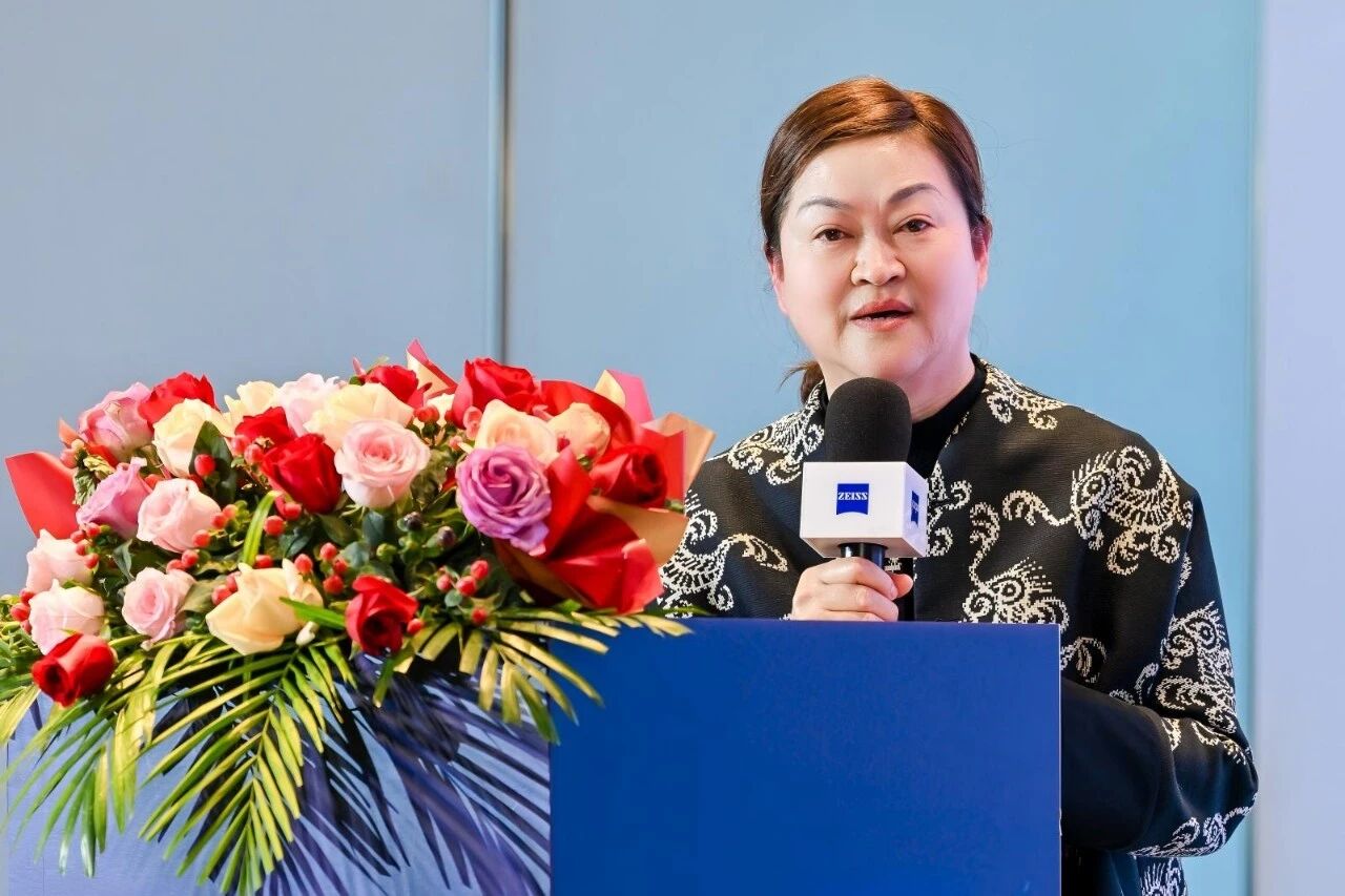 全球首发!蔡司小瞳堡镜片落地华厦眼科,开启精准近视防控新时代