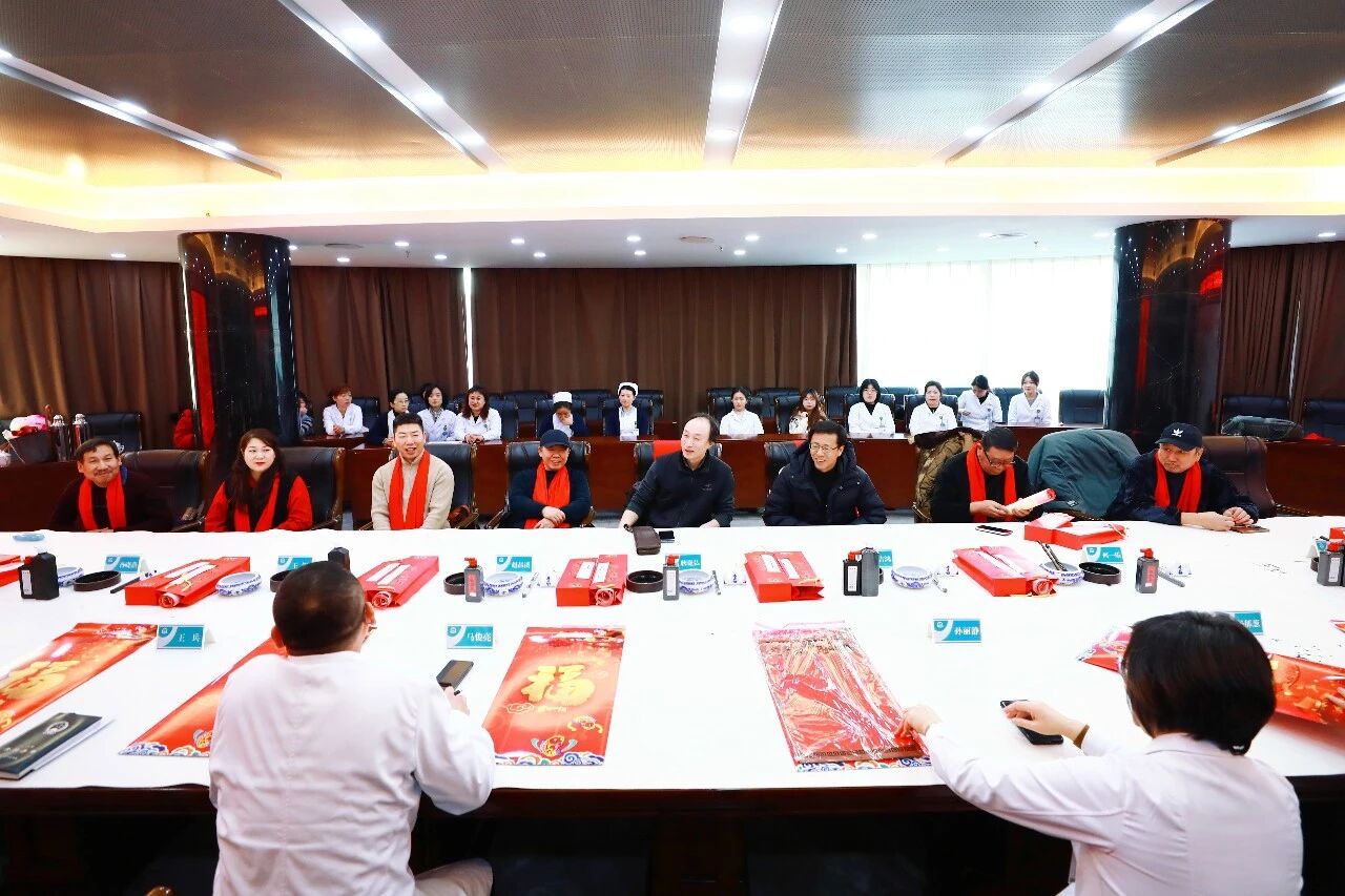 医院要闻丨永葆初心凝大爱 赓续笃行谱华章——本溪市中心医院开展迎新春写春联主题活动