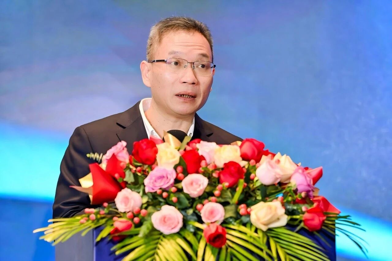 全球首发!蔡司小瞳堡镜片落地华厦眼科,开启精准近视防控新时代