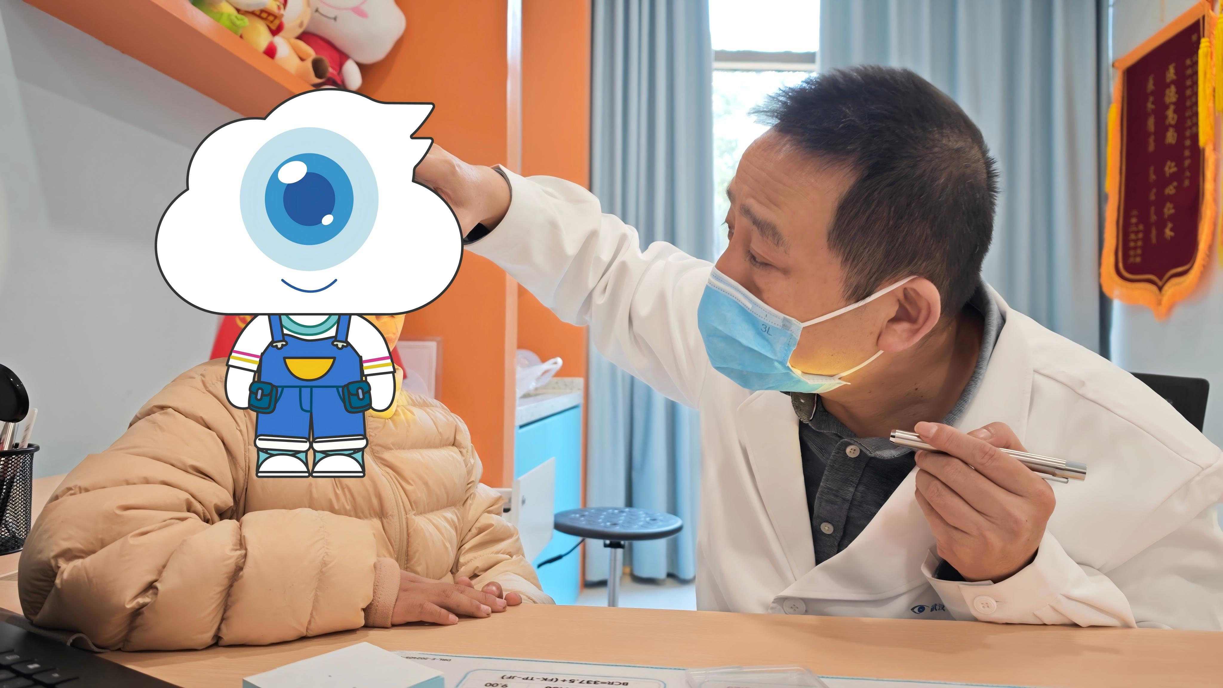 5 岁女童走路总要抱抱，旁中心注视解决后行为大变样