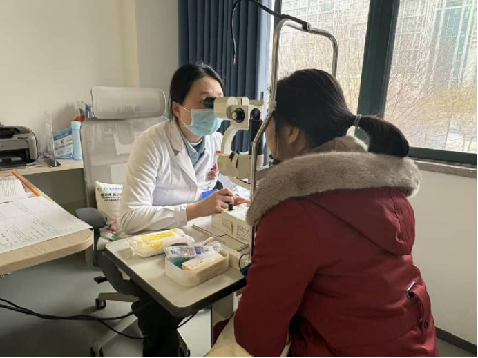 老人白内障手术后视物模糊 武汉普瑞眼科多学科会诊解决屈光意外