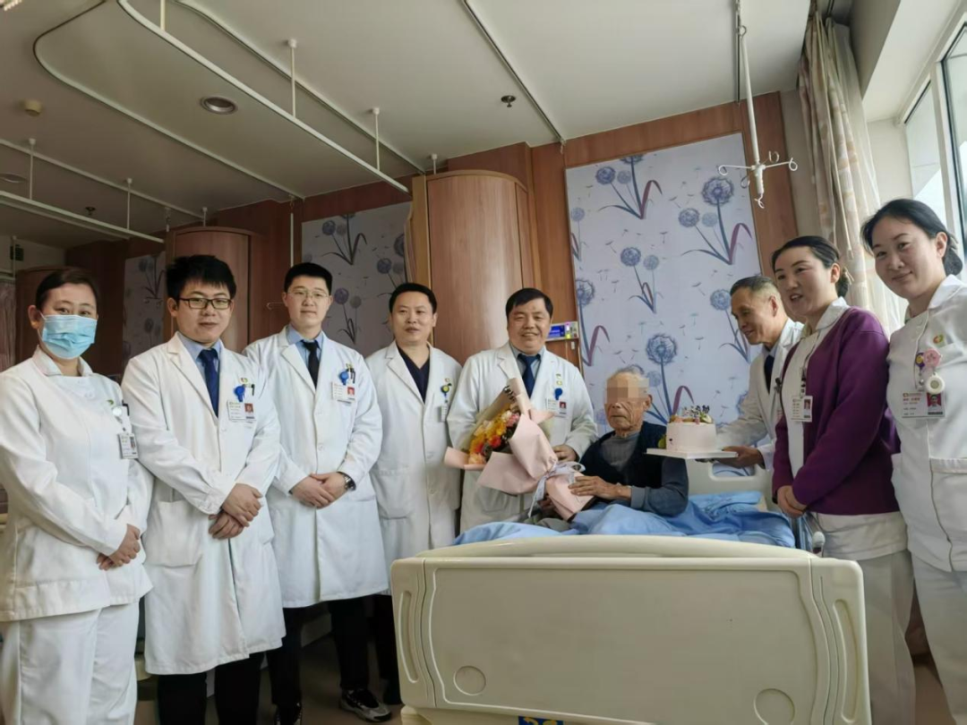 荣军服务进行时：96 岁抗美援朝老兵成功在我院接受前列腺激光微创手术