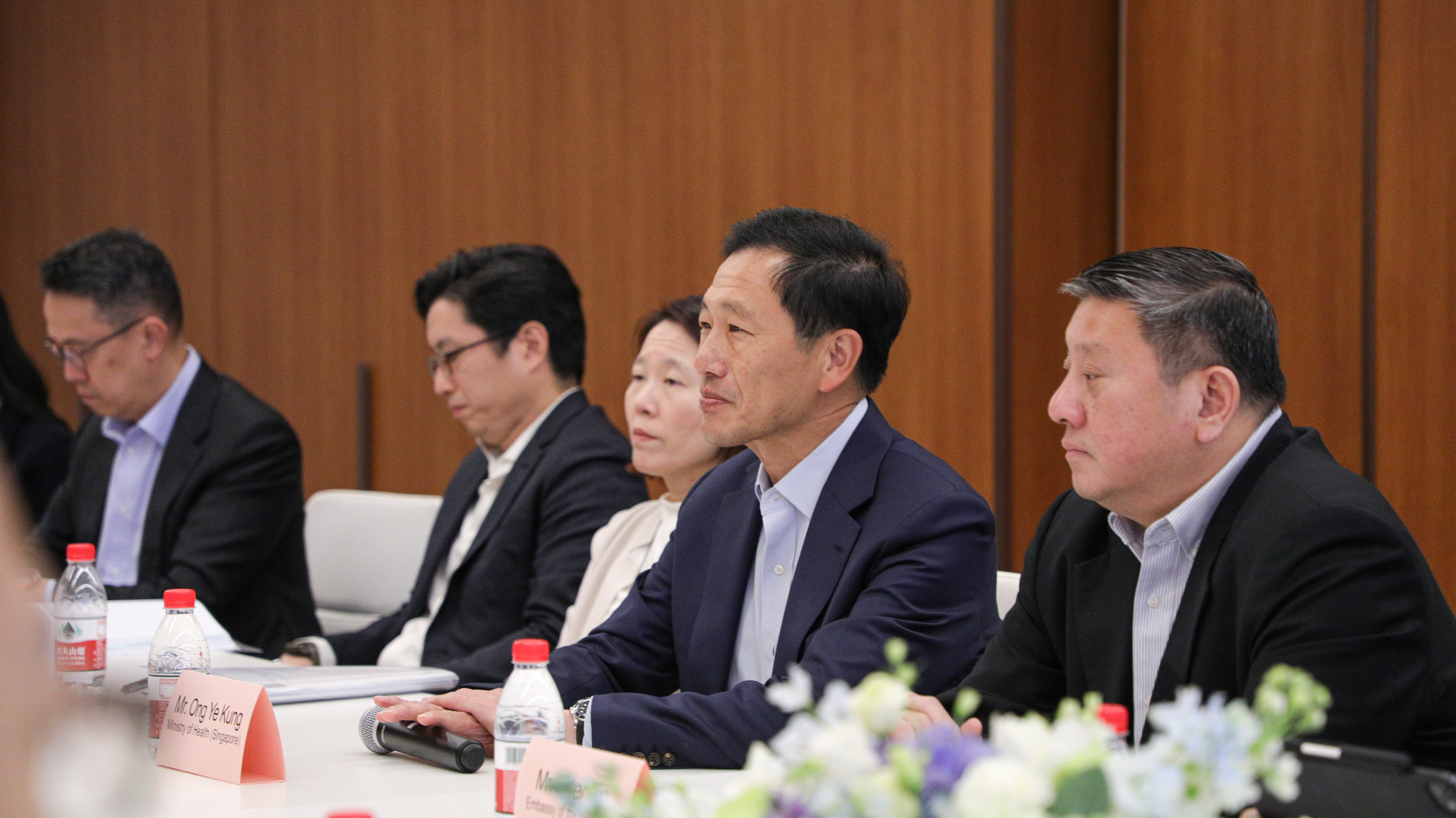 新加坡高级别代表团参访嘉会医疗 共探数字医疗与 AI 临床应用领域