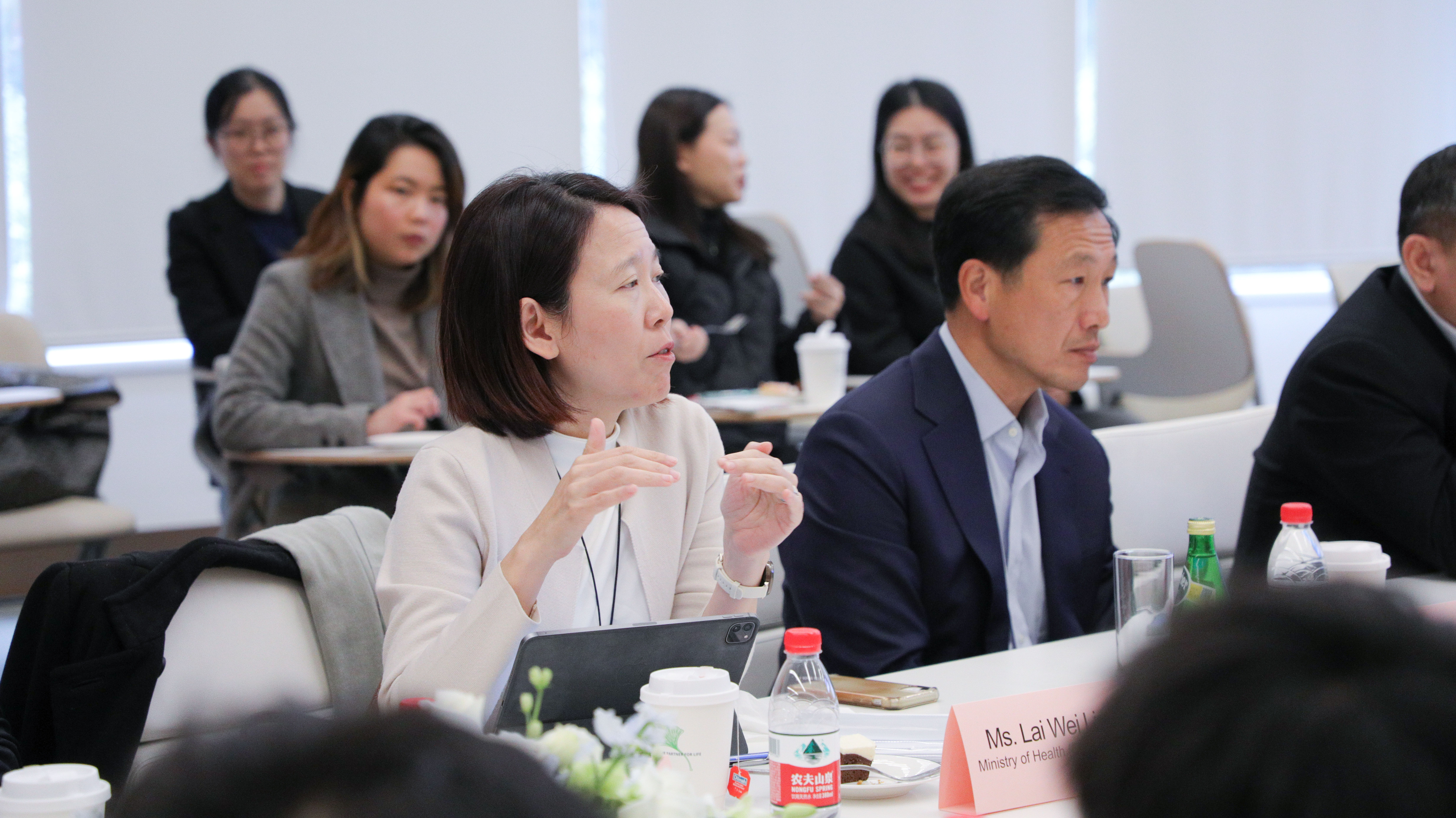 新加坡高级别代表团参访嘉会医疗 共探数字医疗与 AI 临床应用领域