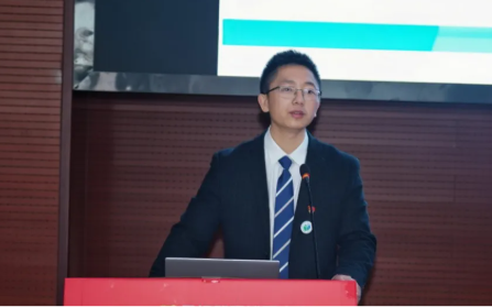 重庆大学附属黔江医院成功举办 2025 年度党建统领高质量发展综合目标管理述职大会