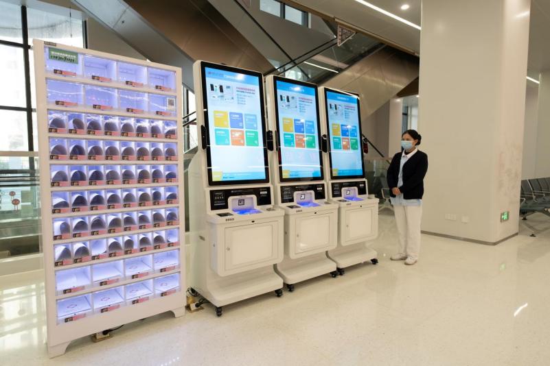 地铁口直通诊室！院内免费摆渡！  武大中南医院破解就诊最后百米难题