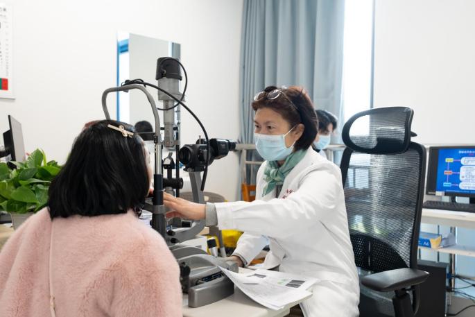 地铁口直通诊室！院内免费摆渡！  武大中南医院破解就诊最后百米难题