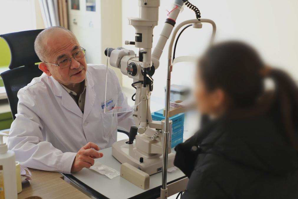 爱尔眼科援疆院长成功救治疑难干眼症患者