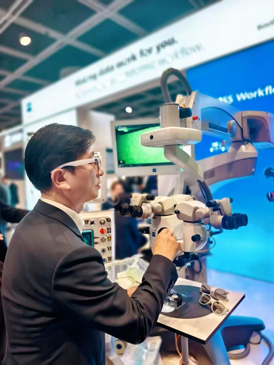 武汉普瑞眼科医院专家团队出席第 41 届亚太眼科学会年会并交流心得