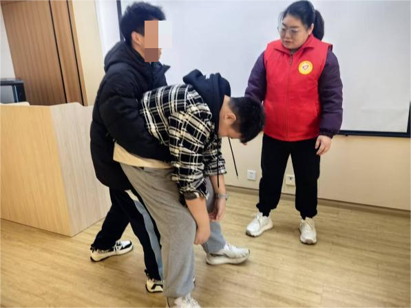 「银苗守护，暖冬同行」——南大二附院重症护理团队走进 SOS 儿童村开展科技志愿服务