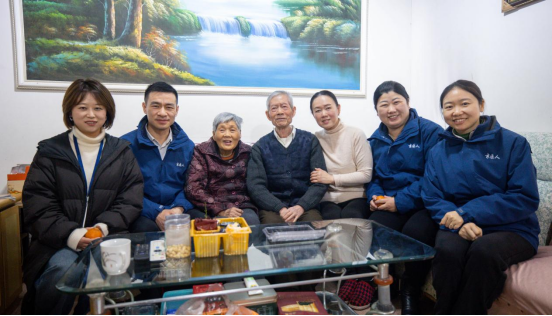 医者仁心跨过医院门槛,八旬老人家中迎来特殊客人