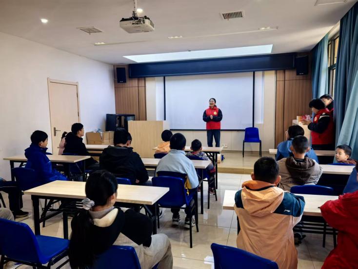 「银苗守护，暖冬同行」——南大二附院重症护理团队走进 SOS 儿童村开展科技志愿服务