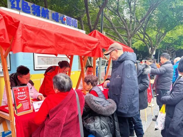 重庆松山医院启动「繁星计划」：走进 100 家社区企业，开展 100 场公益活动