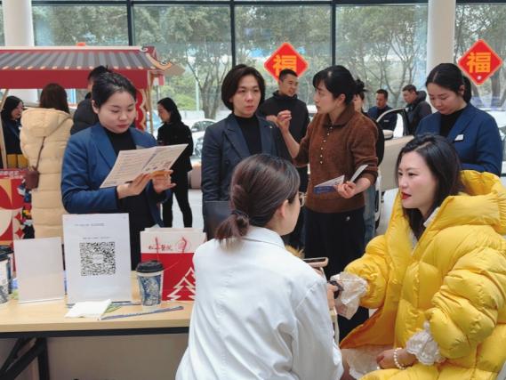 重庆松山医院启动「繁星计划」：走进 100 家社区企业，开展 100 场公益活动