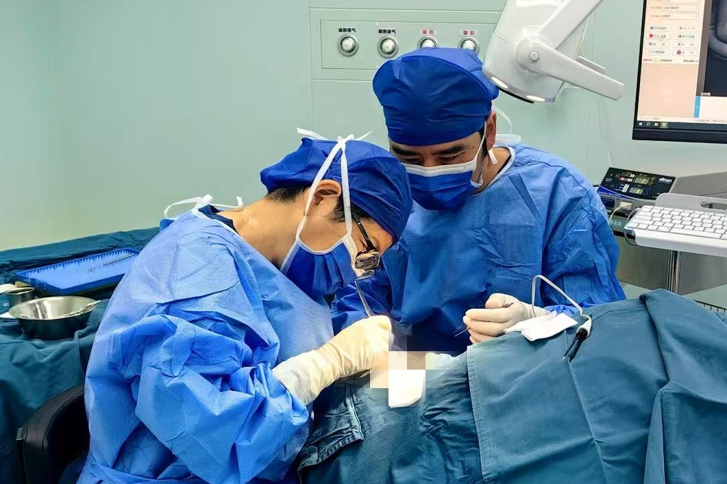 精准施治解眼疾 女子重拾生活自信