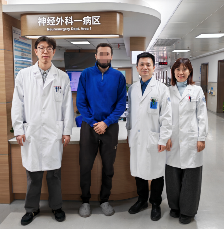 一场突发的头痛:32 岁外籍青年的「脑内危机」