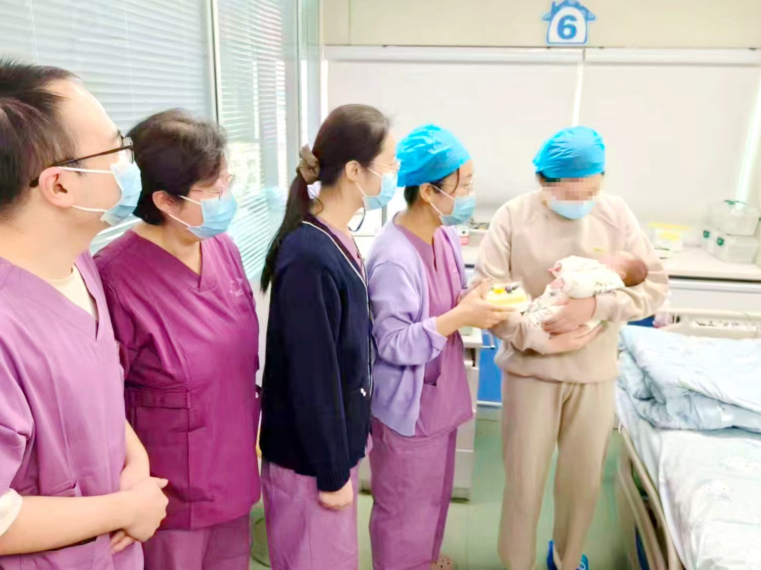 因为你们,方有奇迹!640 克超早早产儿的生命突围!