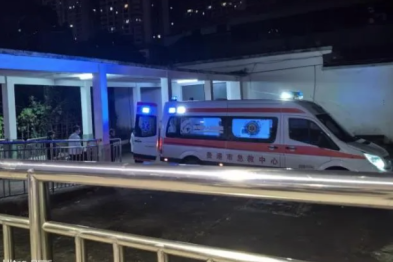 暖心！火车乘客突发高血压危险，南宁华厦视光眼科医生徒手急救抢回生机