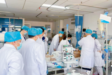 多学科联袂上演「生死时速」，湖北省三创伤中心成功救治危重车祸伤者