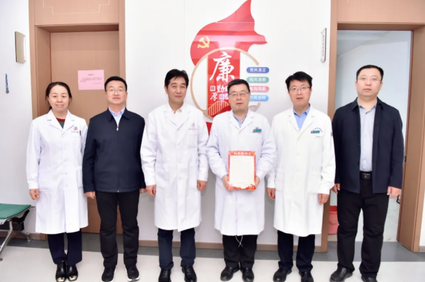 长治市中医医院开展春节前夕慰问老专家、老前辈活动