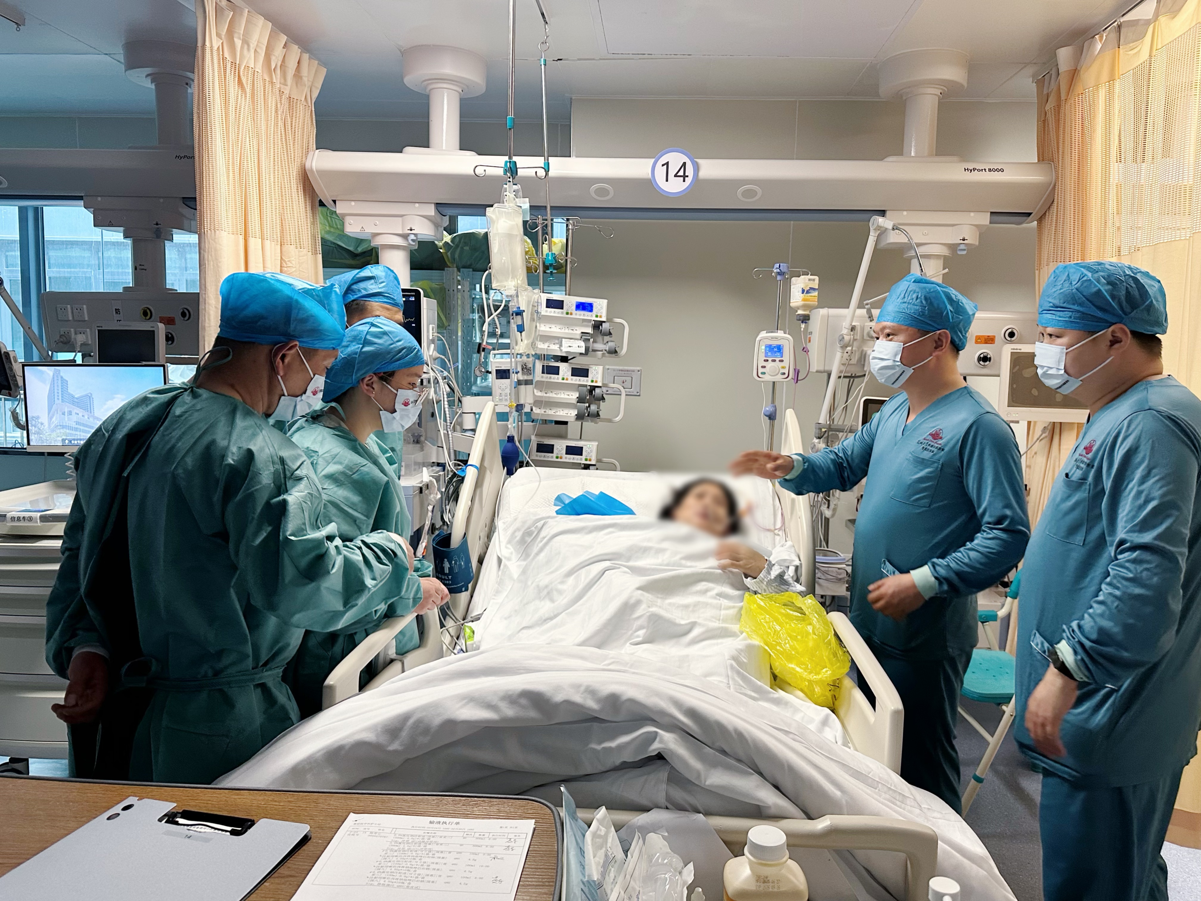 春运返程 30 小时「坐」出「肺栓塞」，女子两次心脏骤停险丧命