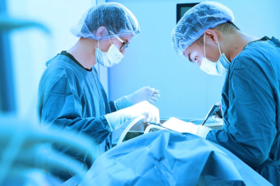 有医说一 | 男子术后突发严重胸闷，竟是血栓「溜」进肺里