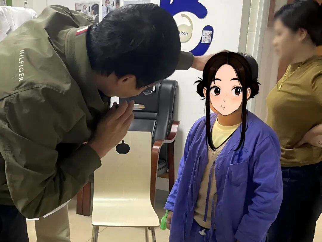 从「不敢对视」到第一次望向妈妈：11 岁智力低下女孩在漳州华厦眼科完成复杂斜视矫正