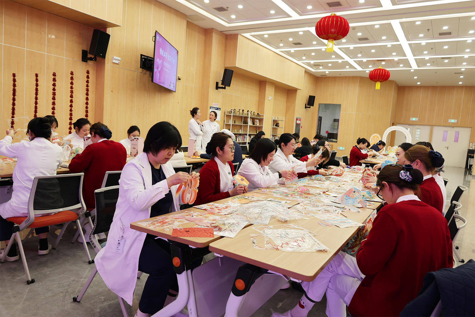 情暖双节，致敬巾帼 | 北京华生康复医院举办「三八」国际妇女节暨元宵节主题活动