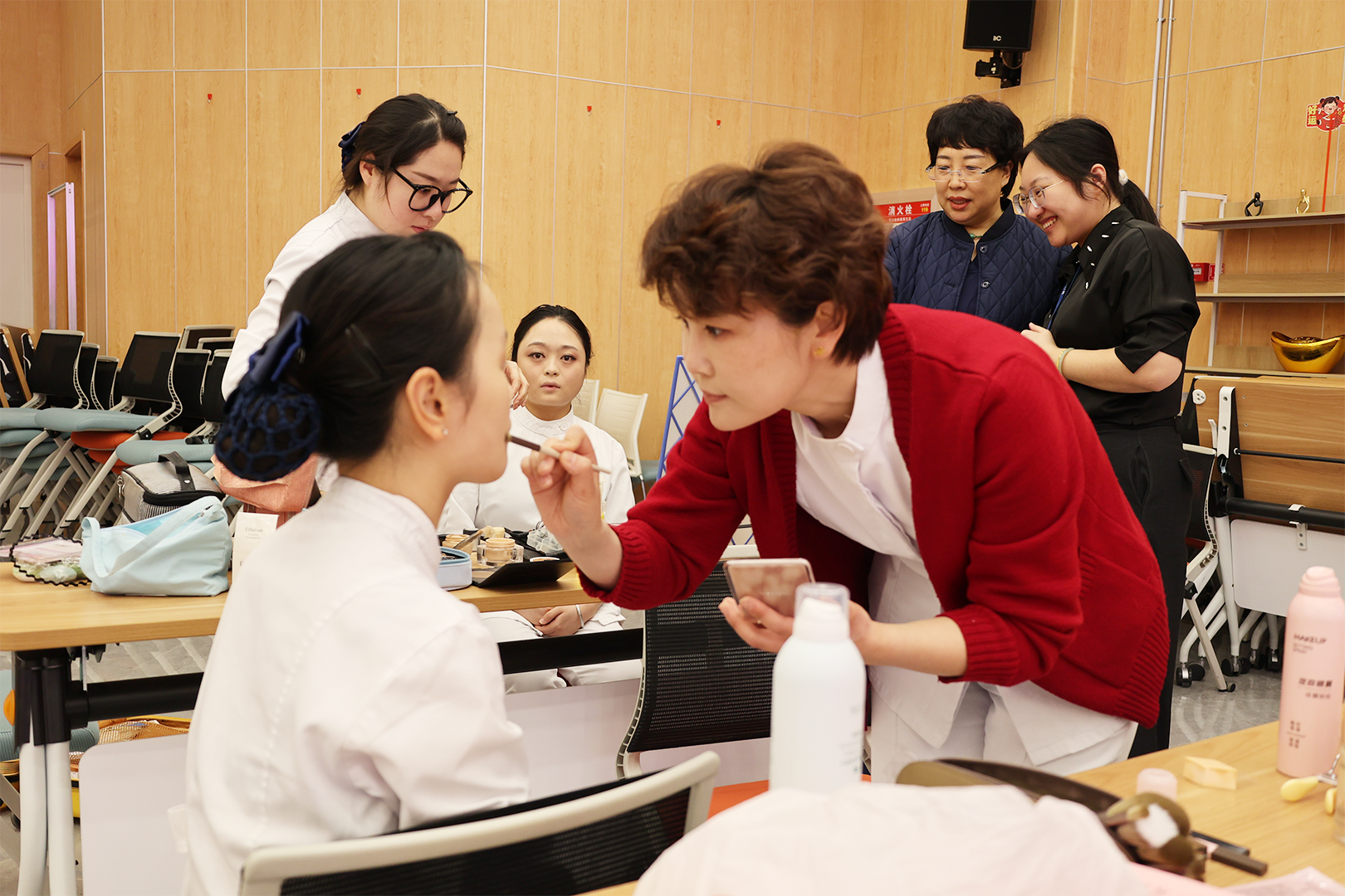 情暖双节，致敬巾帼 | 北京华生康复医院举办「三八」国际妇女节暨元宵节主题活动