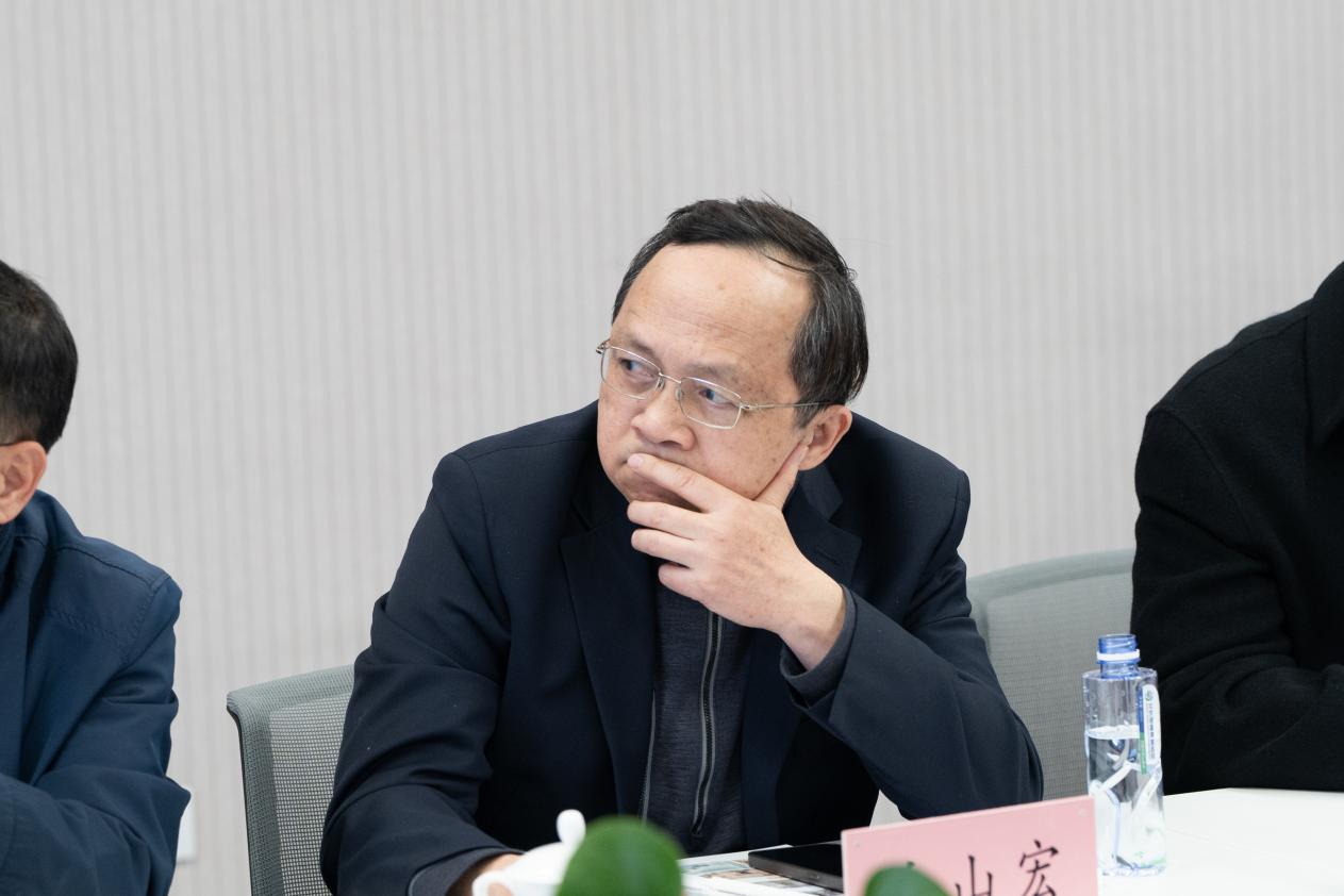 脑胶质瘤治疗迎来创新突破，国产肿瘤电场治疗正式临床应用