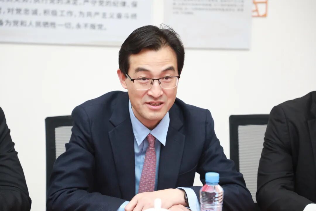 国内知名专家朱泽章教授脊柱畸形工作室落户南大二附院