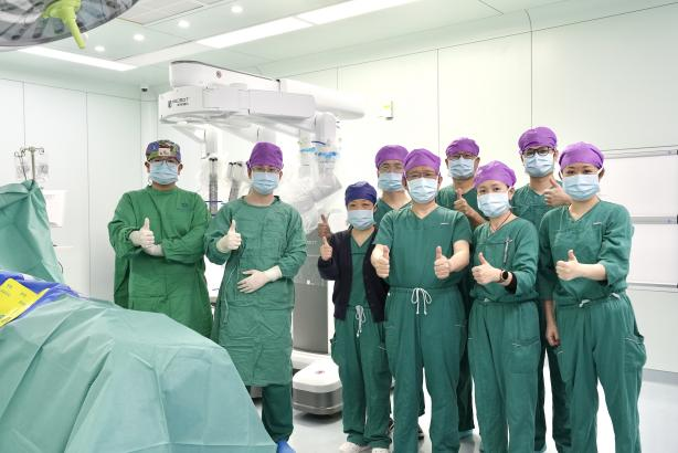 以「精准」护佑健康：前海人寿广州总医院泌尿外科正式迈进机器人手术新时代