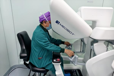 以「精准」护佑健康：前海人寿广州总医院泌尿外科正式迈进机器人手术新时代