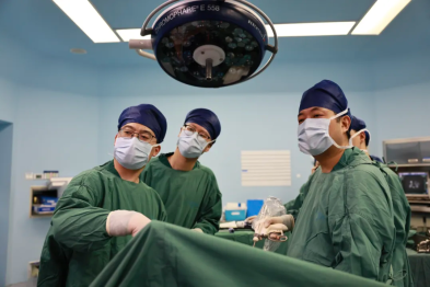 肿瘤紧靠心脏，毗邻大血管...... 孟加拉国女医生千里求医