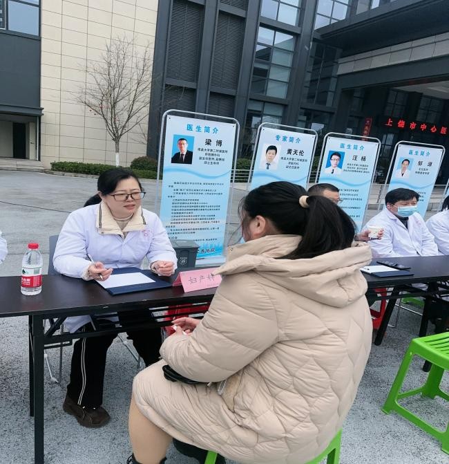 守护「她健康」 绽放「她力量」  南大二附院妇产科开展「三八」妇女节系列公益活动