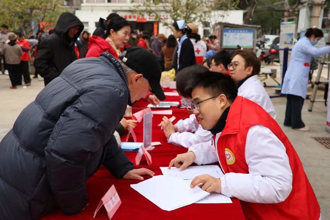 学雷锋,树新风——南大二附院多形式开展「学雷锋日」志愿服务活动