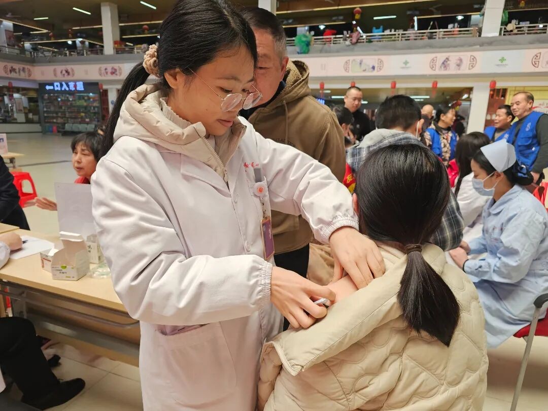 学雷锋,树新风——南大二附院多形式开展「学雷锋日」志愿服务活动