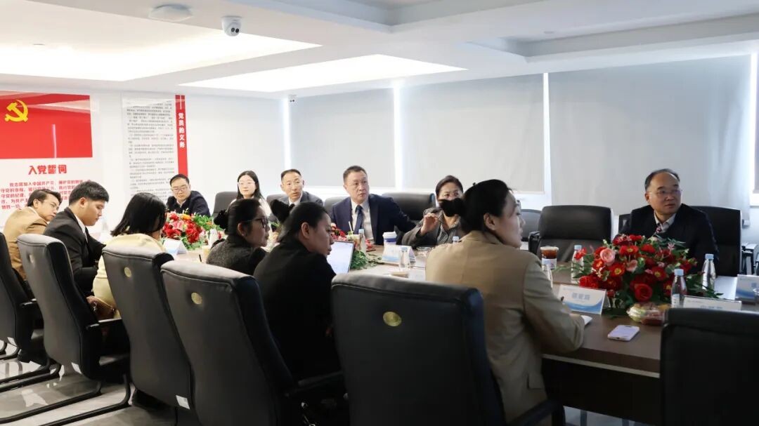 老挝卫生部、国家眼科中心、云南开放大学参访昆明华厦眼科，共探校企国际合作平台建设