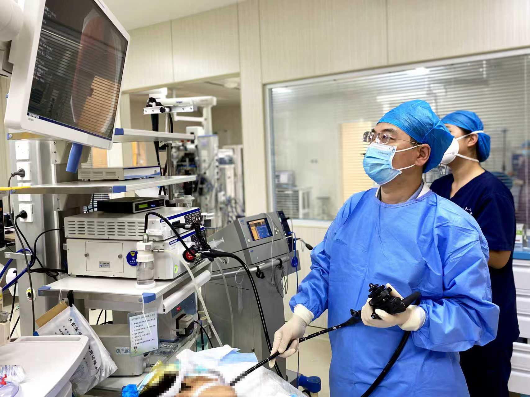 吃不下饭，内镜下「一刀」解决