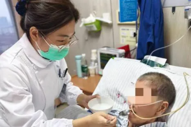 温情护团圆 ——「呼吸守护者」：一场爱与专业的接力赛