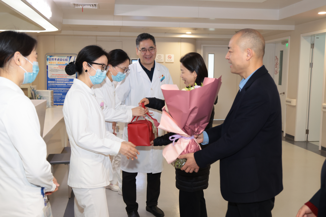 守护·关爱·绽放：致春日里熠熠芳华的「她」