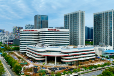 娃不长个、O 型腿，是缺钙？不，缺它！