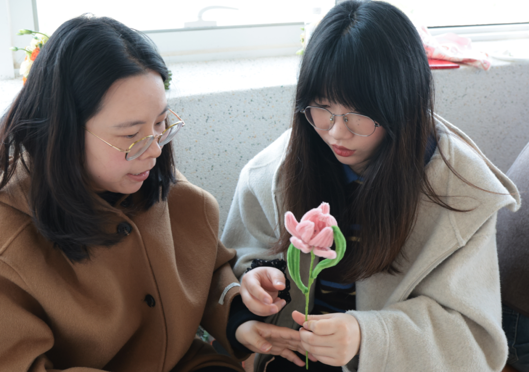 守护·关爱·绽放：致春日里熠熠芳华的「她」