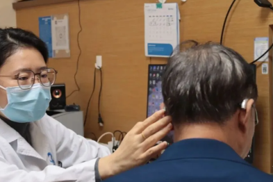 爸妈「耳背」别硬扛！一文看懂，少走弯路