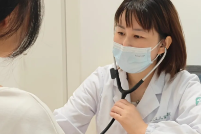 哺乳期「堵奶」？差点要命！警惕这类症状