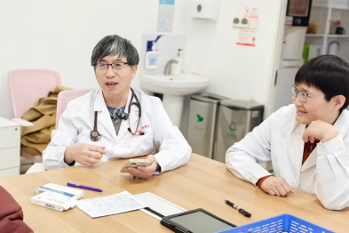 20 多天吃啥都吐，暴瘦 20 斤，甚至两度休克……